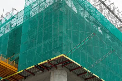 Rent or Buy? Finding the Optimal Solution for Construction Safety Nets Based on Project Timelines